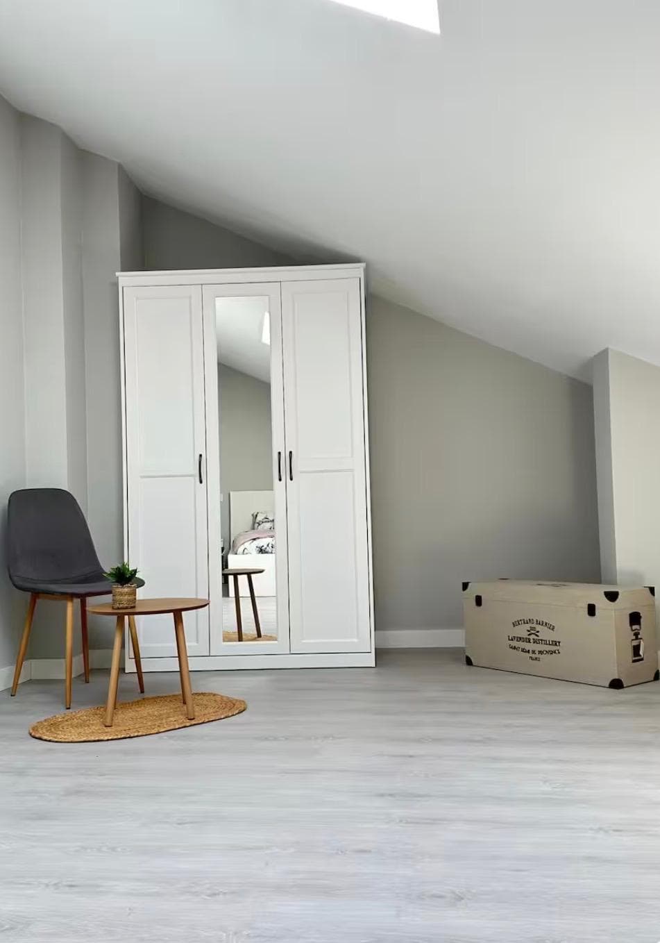 Dormitorio amplio y luminoso