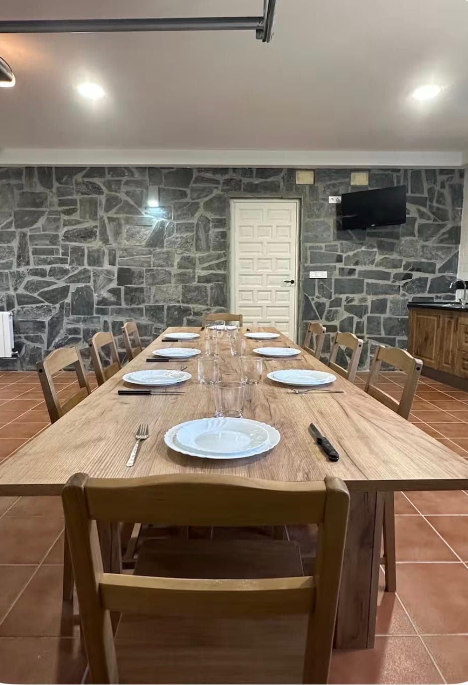 Gran mesa para reuniones de equipo en Casa El Peñuco